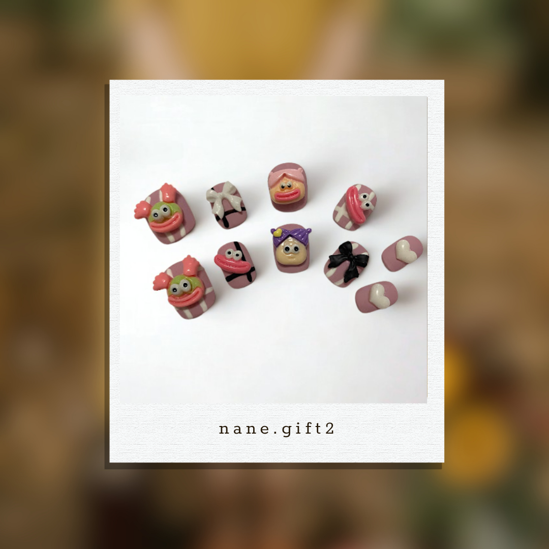 Uñas Press on con caricatura